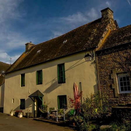 Auberge Le Canard Qui Rit Plélauff Eksteriør bilde
