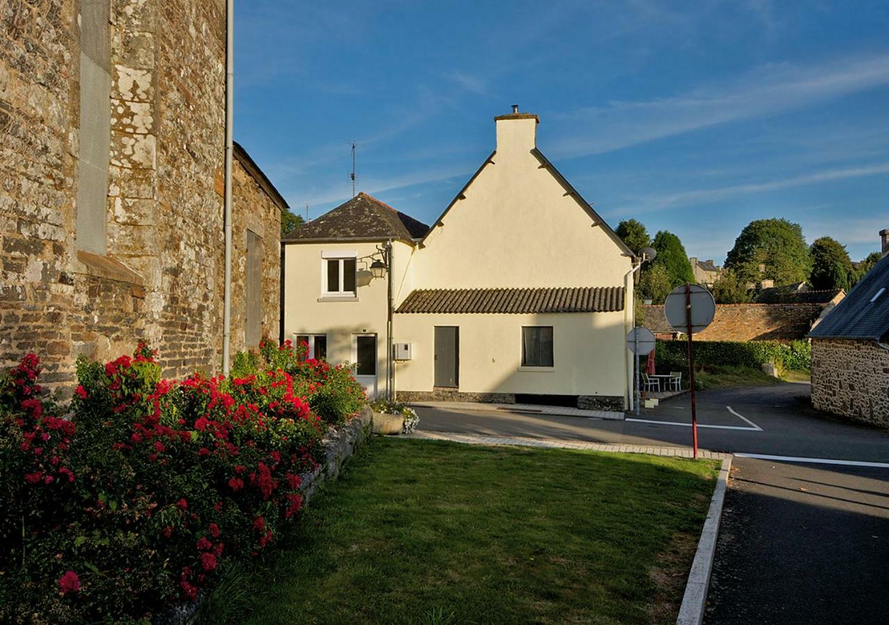 Auberge Le Canard Qui Rit Plélauff Eksteriør bilde