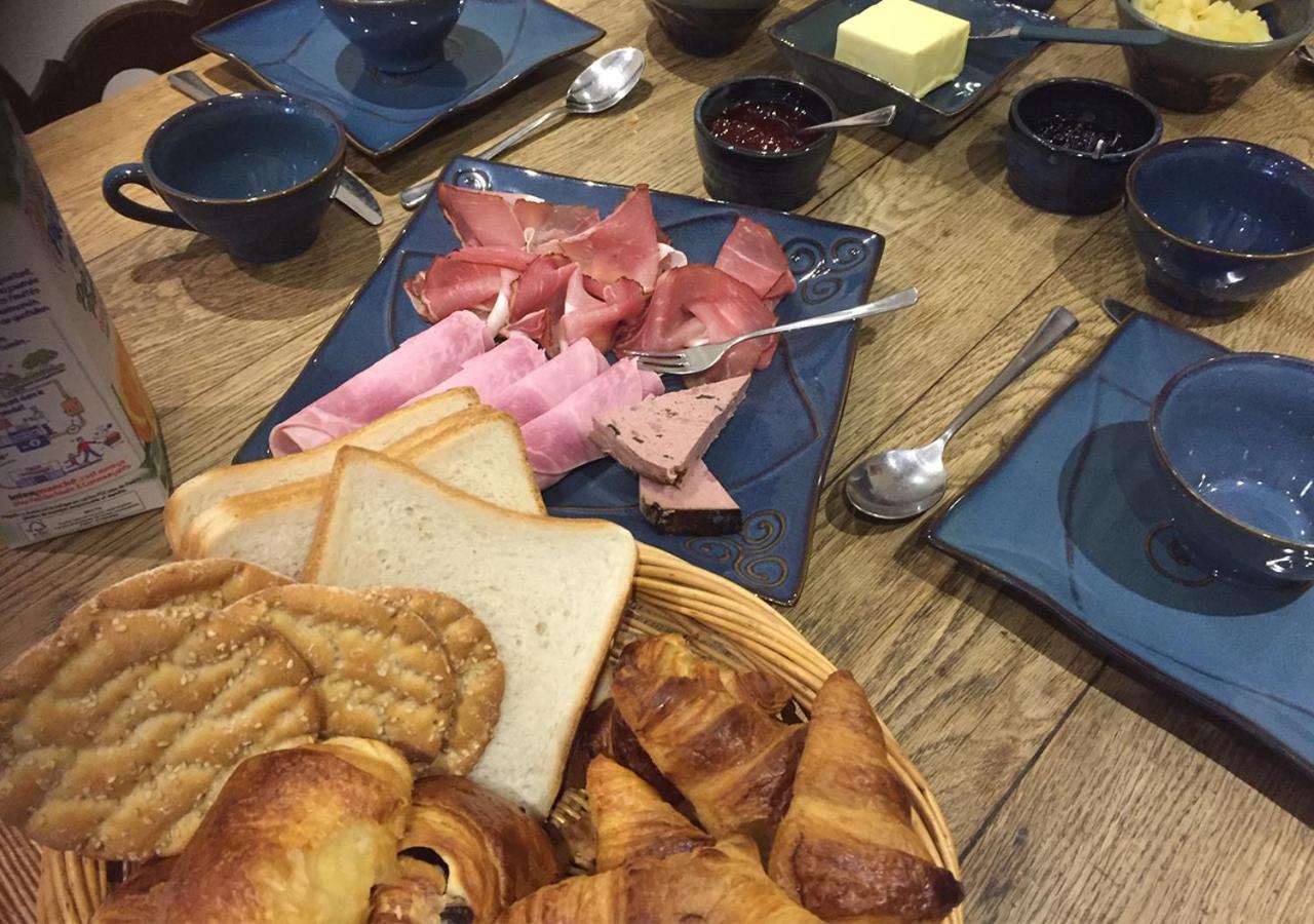 Auberge Le Canard Qui Rit Plélauff Eksteriør bilde