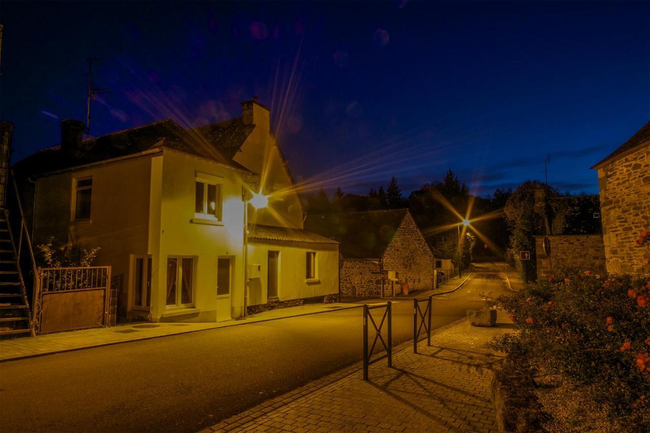 Auberge Le Canard Qui Rit Plélauff Eksteriør bilde